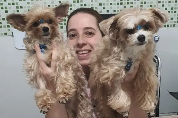 Veterinária do Aricanduva Centro Veterinário com dois cães